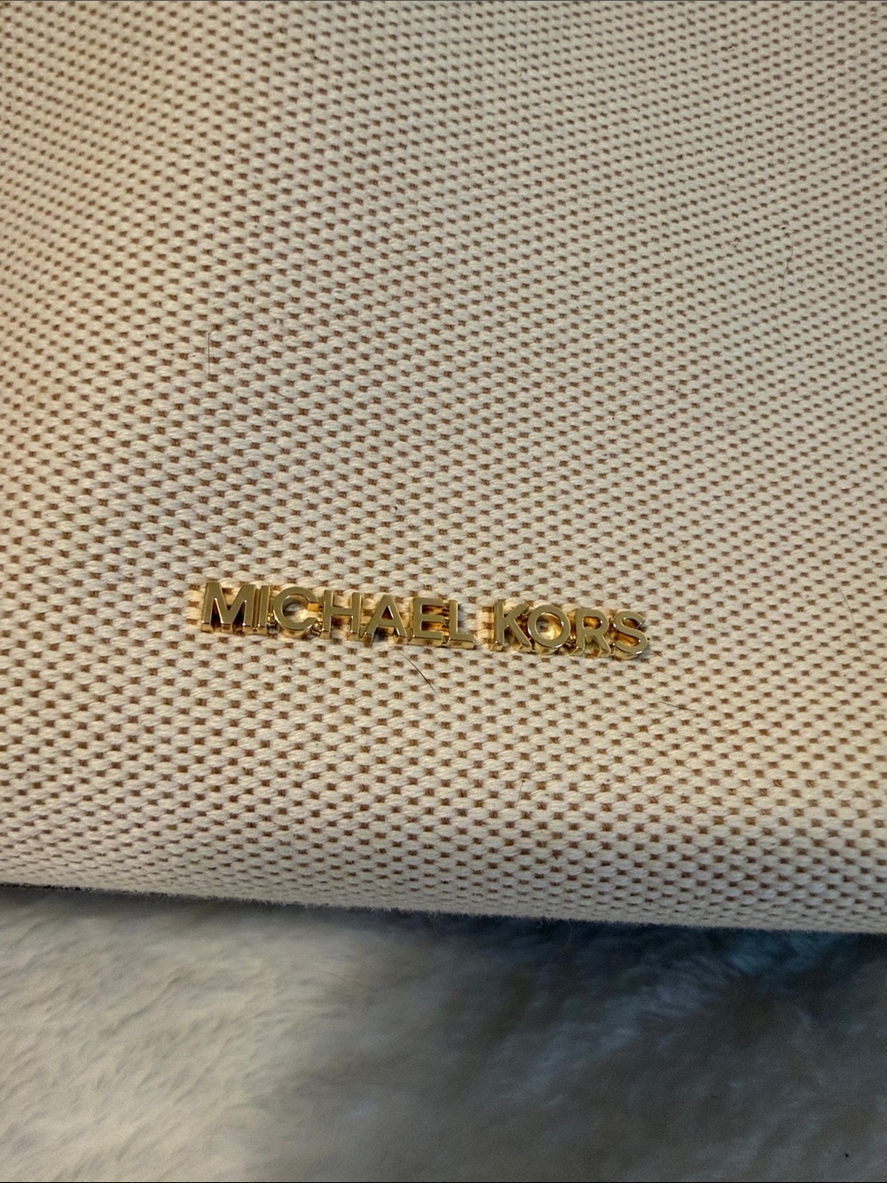 Michael Kors Cream Maeve Large Hobo - Picture 13 of 13